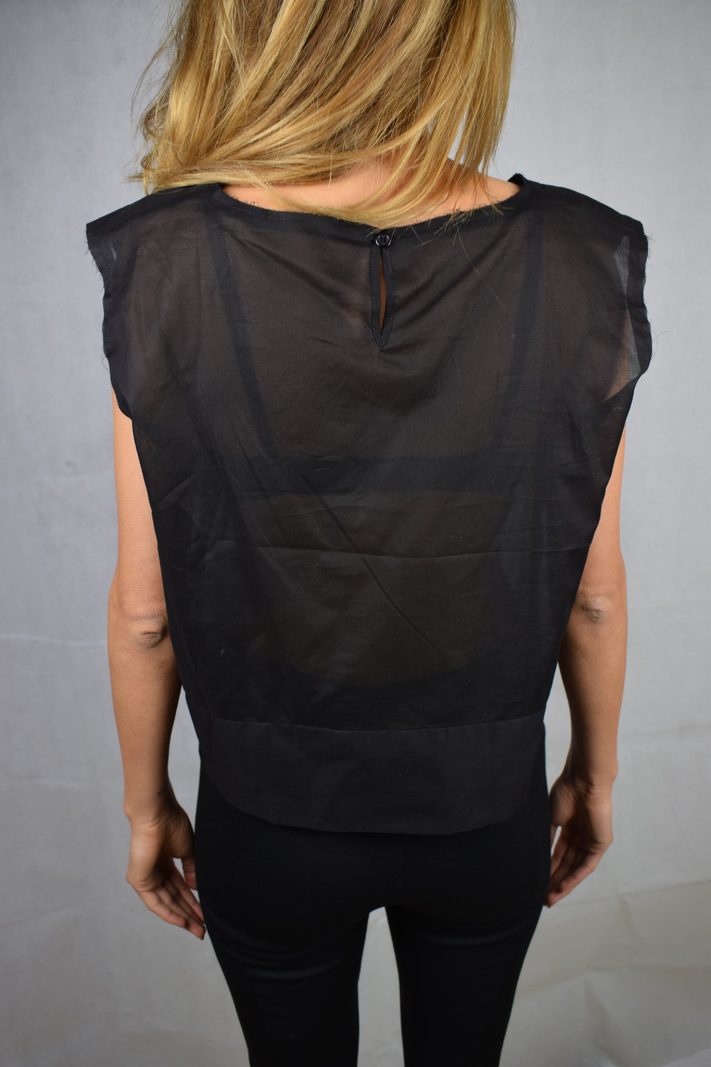 HEL Boxy-Fit Shirt "Pleated" für Damen aus feiner Baumwolle in schwarz