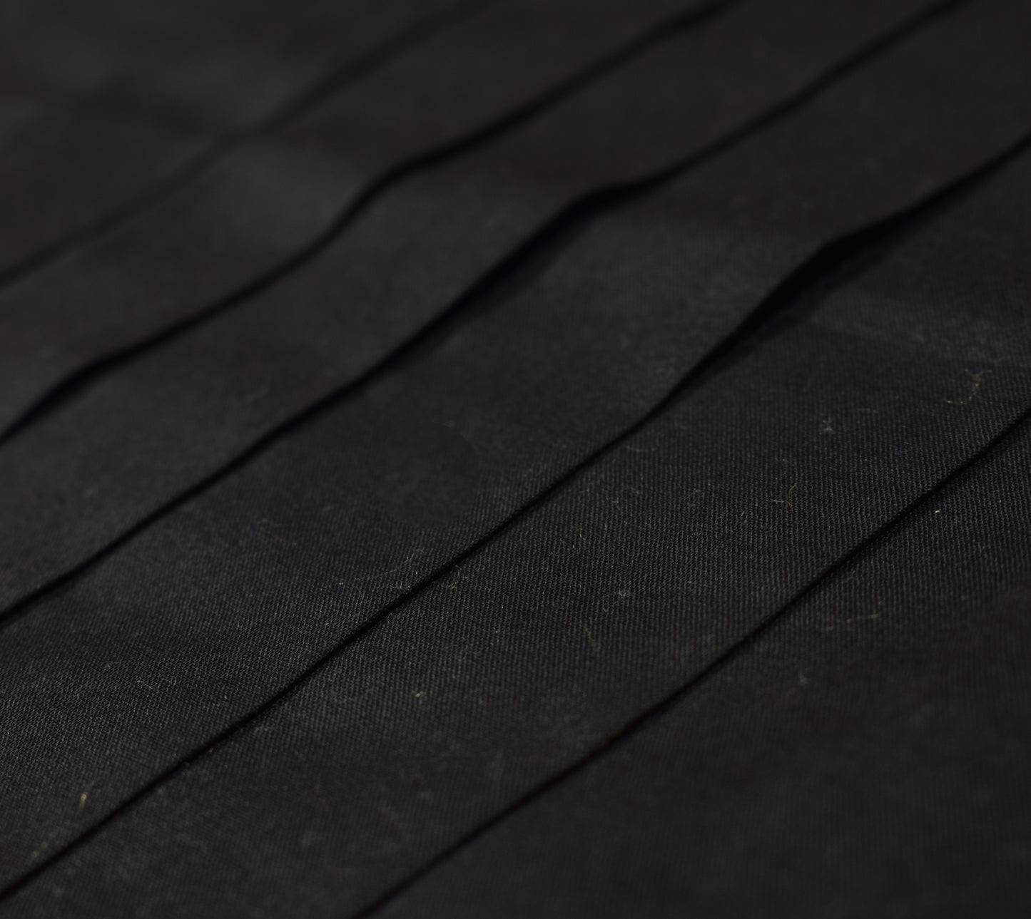 HEL Boxy-Fit Shirt "Pleated" für Damen aus feiner Baumwolle in schwarz