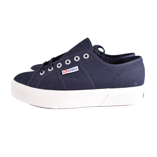 Superga Schuhe seitlich in blau 

