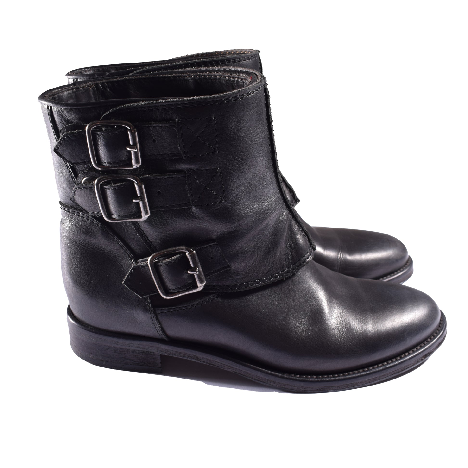 Via Roma Boots. Schönes italienisches Design im Biker Style. Aus Leder in Gr. 37,5. Seitenansicht mit kleinem Absatz